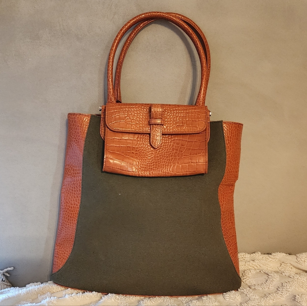 Levenger Tote/Bucket Handbag with Detachable Mini no Companion Handle